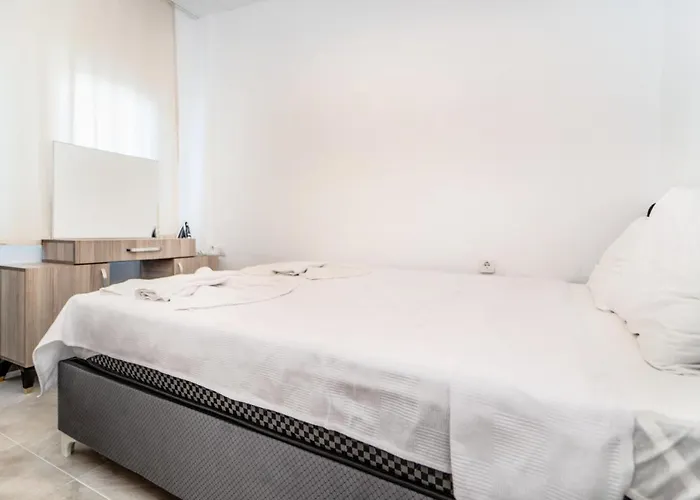 Charming Flat W Terrace 3 Min To Beach In Bodrum