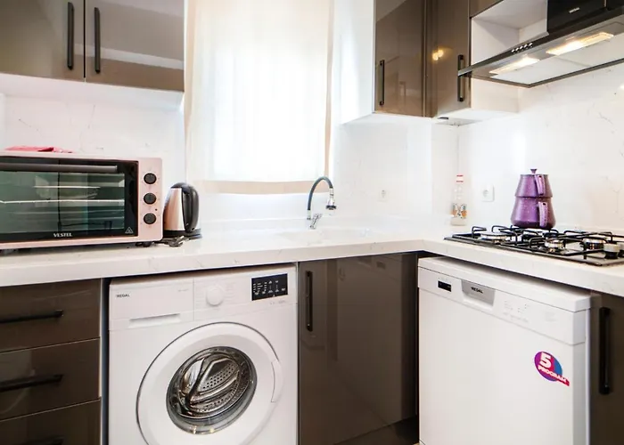 Apartamento Charming Flat W Terrace 3 Min To Beach In Bodrum Turgutreis