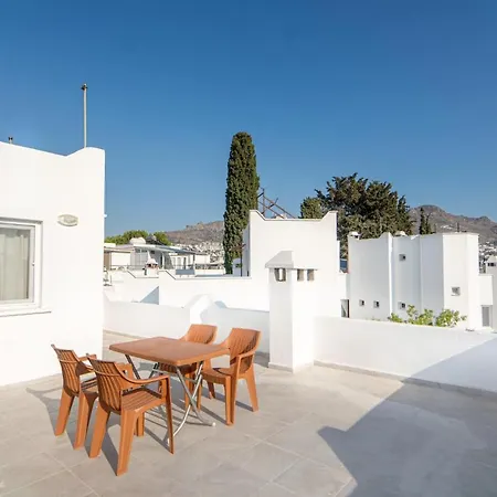 Charming Flat W Terrace 3 Min To Beach In Bodrum 아파트