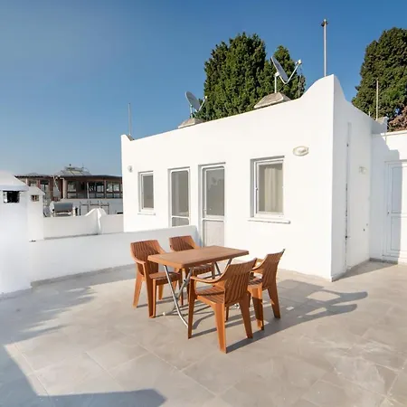 Charming Flat W Terrace 3 Min To Beach In Bodrum 아파트